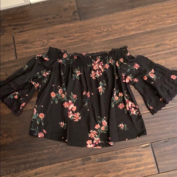 Nordstrom off the shoulder top - Picture 2 of 4